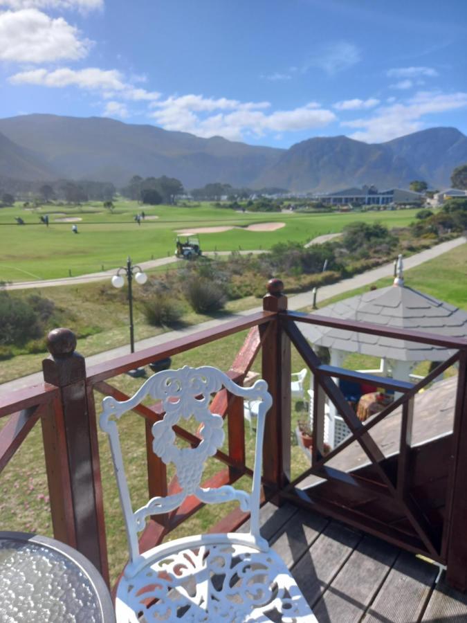 Mulligans Guest Lodge Херманус Экстерьер фото