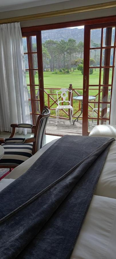Mulligans Guest Lodge Херманус Экстерьер фото
