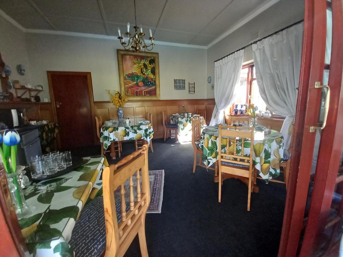 Mulligans Guest Lodge Херманус Экстерьер фото