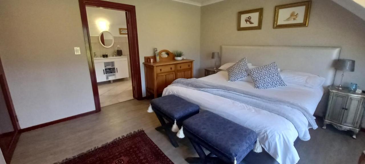 Mulligans Guest Lodge Херманус Экстерьер фото