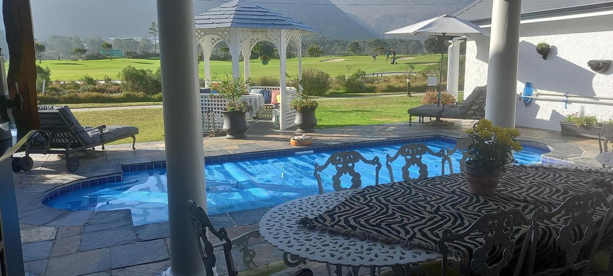 Mulligans Guest Lodge Херманус Экстерьер фото