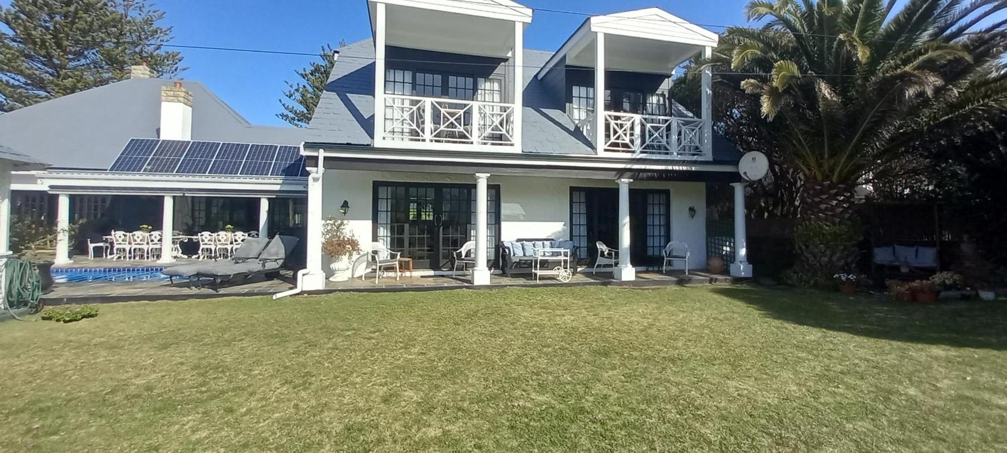 Mulligans Guest Lodge Херманус Экстерьер фото