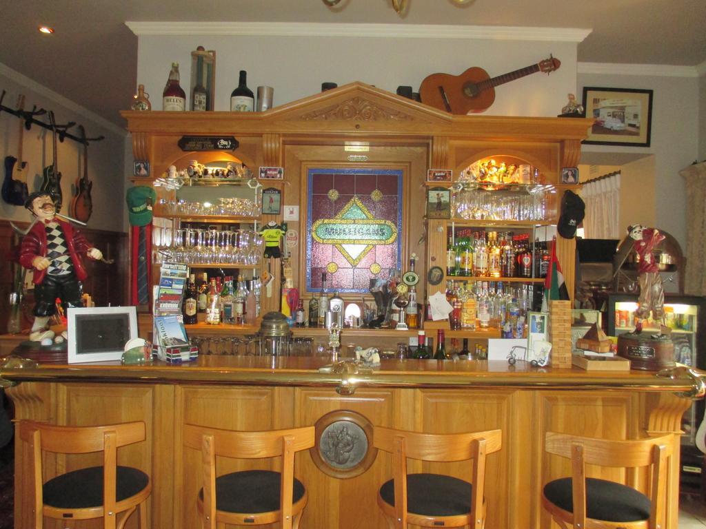 Mulligans Guest Lodge Херманус Экстерьер фото