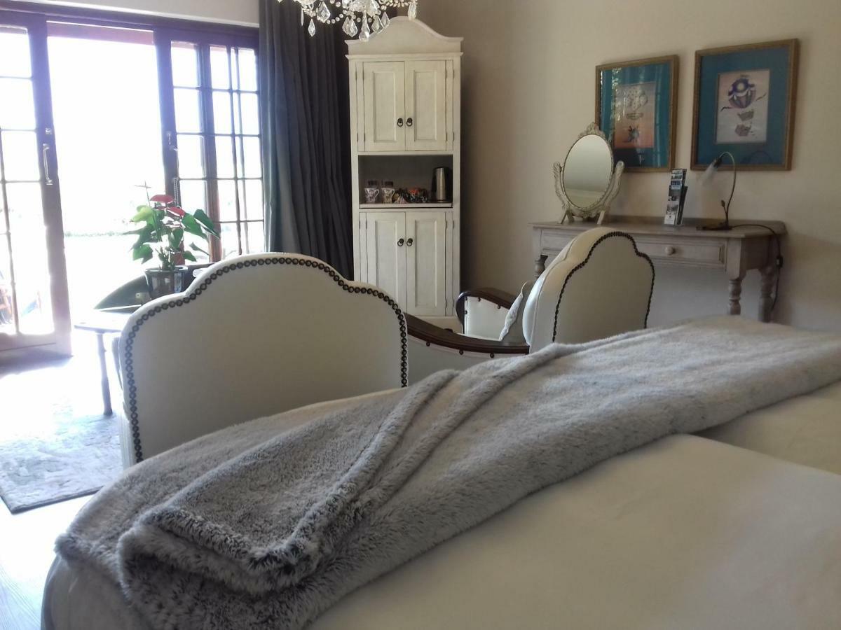 Mulligans Guest Lodge Херманус Экстерьер фото