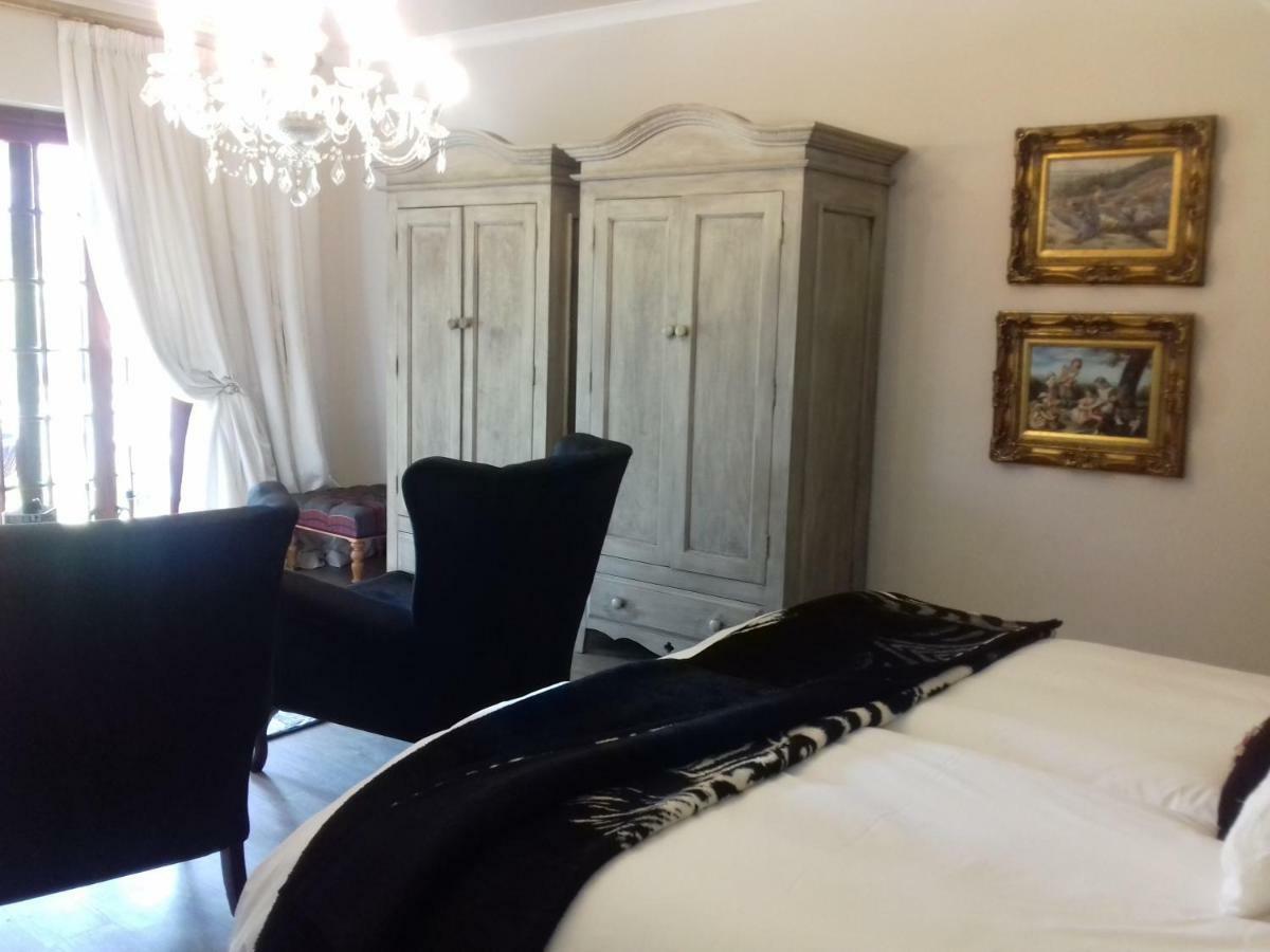 Mulligans Guest Lodge Херманус Экстерьер фото